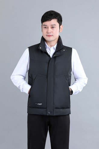 262款黑色正面模特图