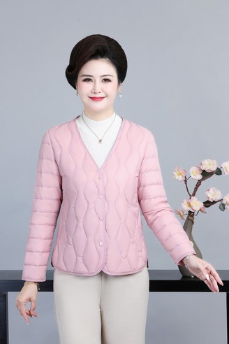 266款粉色正面模特图