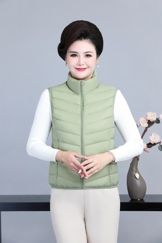 268款浅绿色正面模特图